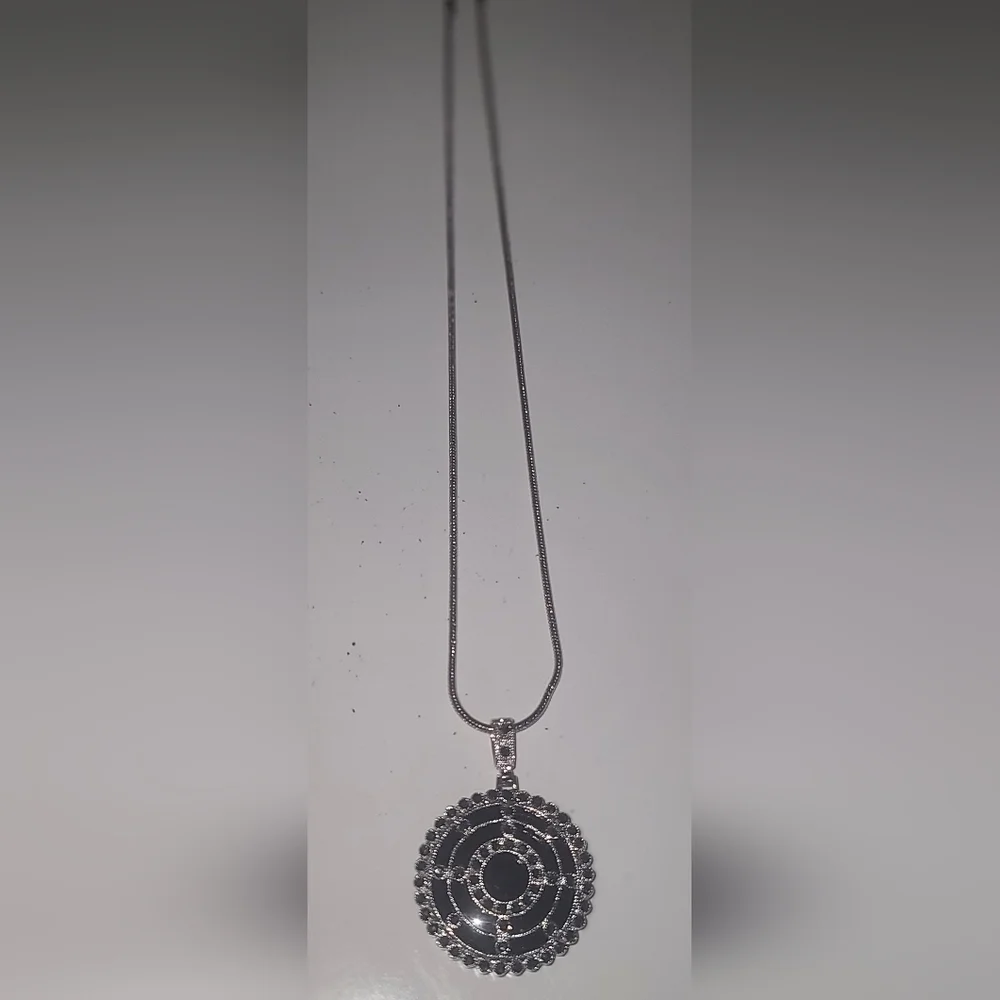 BEAUTIFUL New medallion necklace black crystal by Simply You. Silver Black - Picture 4 of 7